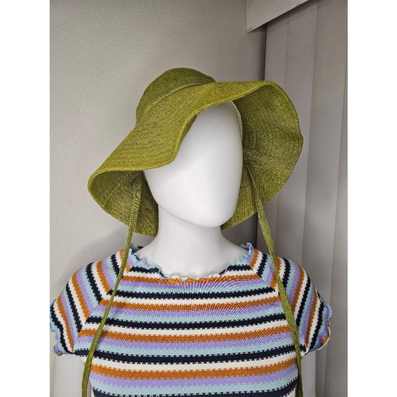 Beautiful Green Bucket Hat Gently Used - Picture 5 of 14